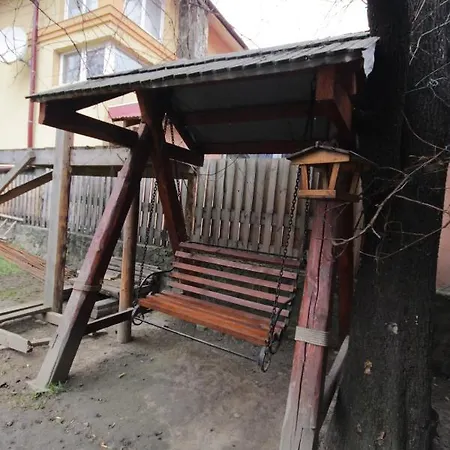 Виноградна Лоза 게스트하우스 *